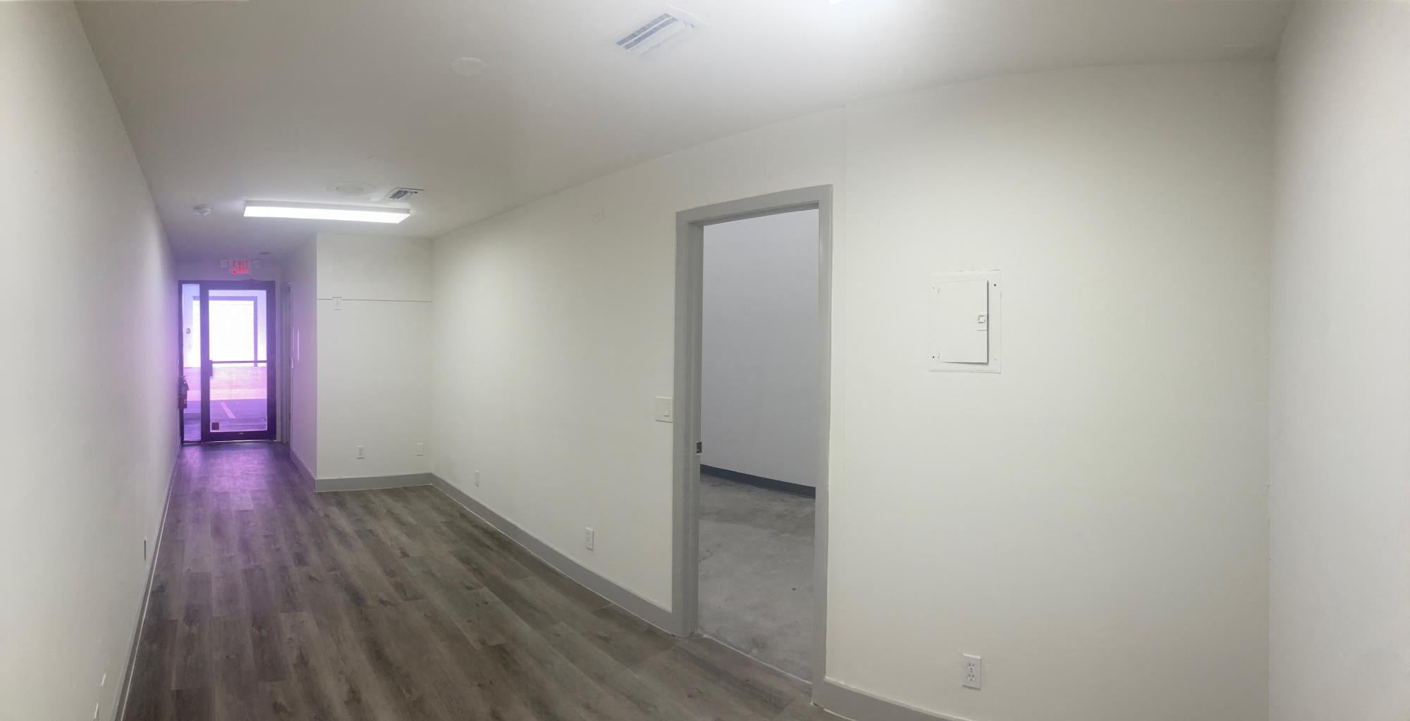 558 SF Flex Space in Wellington, FL Photo